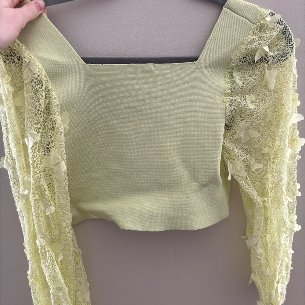 Free people flutter by crop - Picture 7 of 7